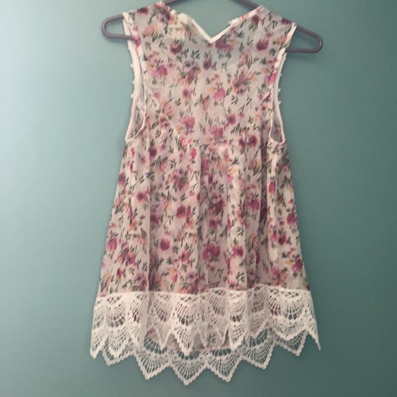 ❄️Host Pick❄️Juniors self esteem floral laced tank - Picture 3 of 3